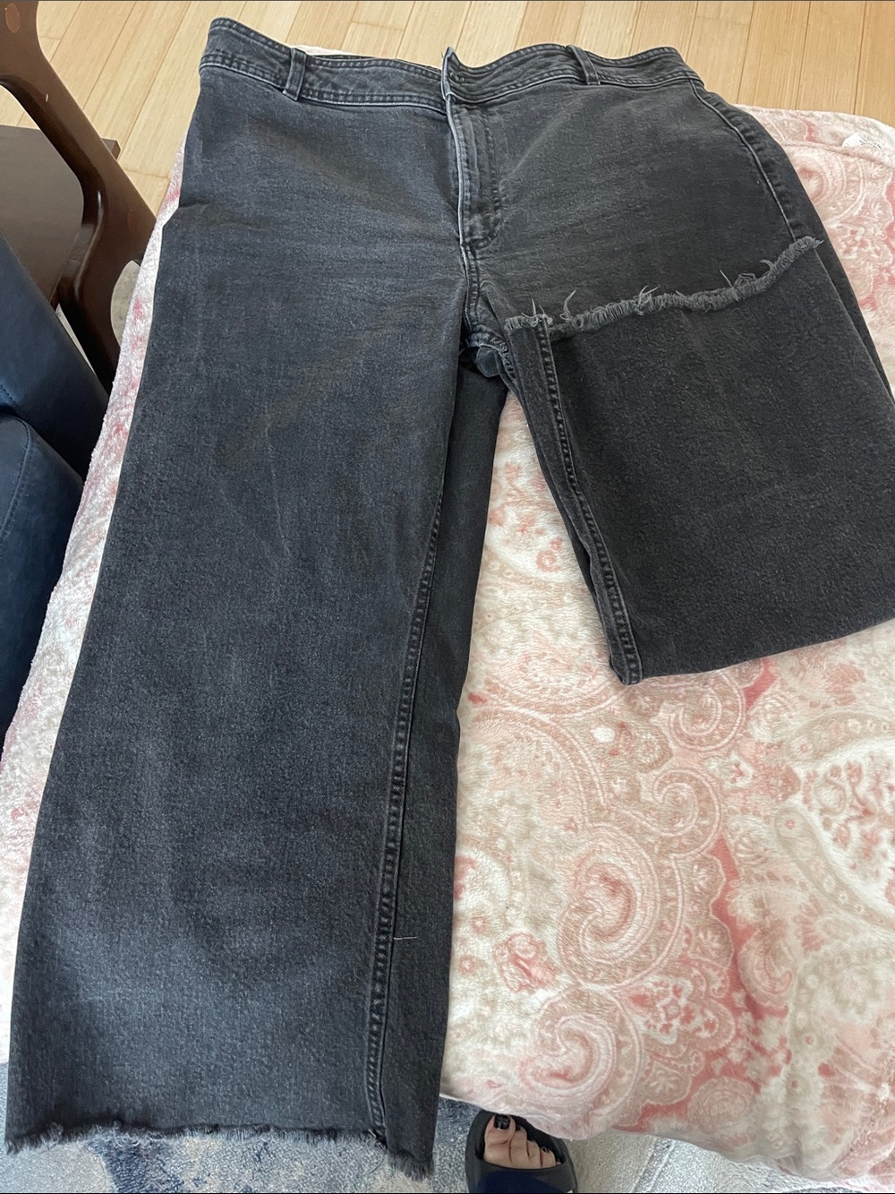 Mango MNG Catherine Black WIDE-Leg Jeans with Frayed Detail, cropped size 14